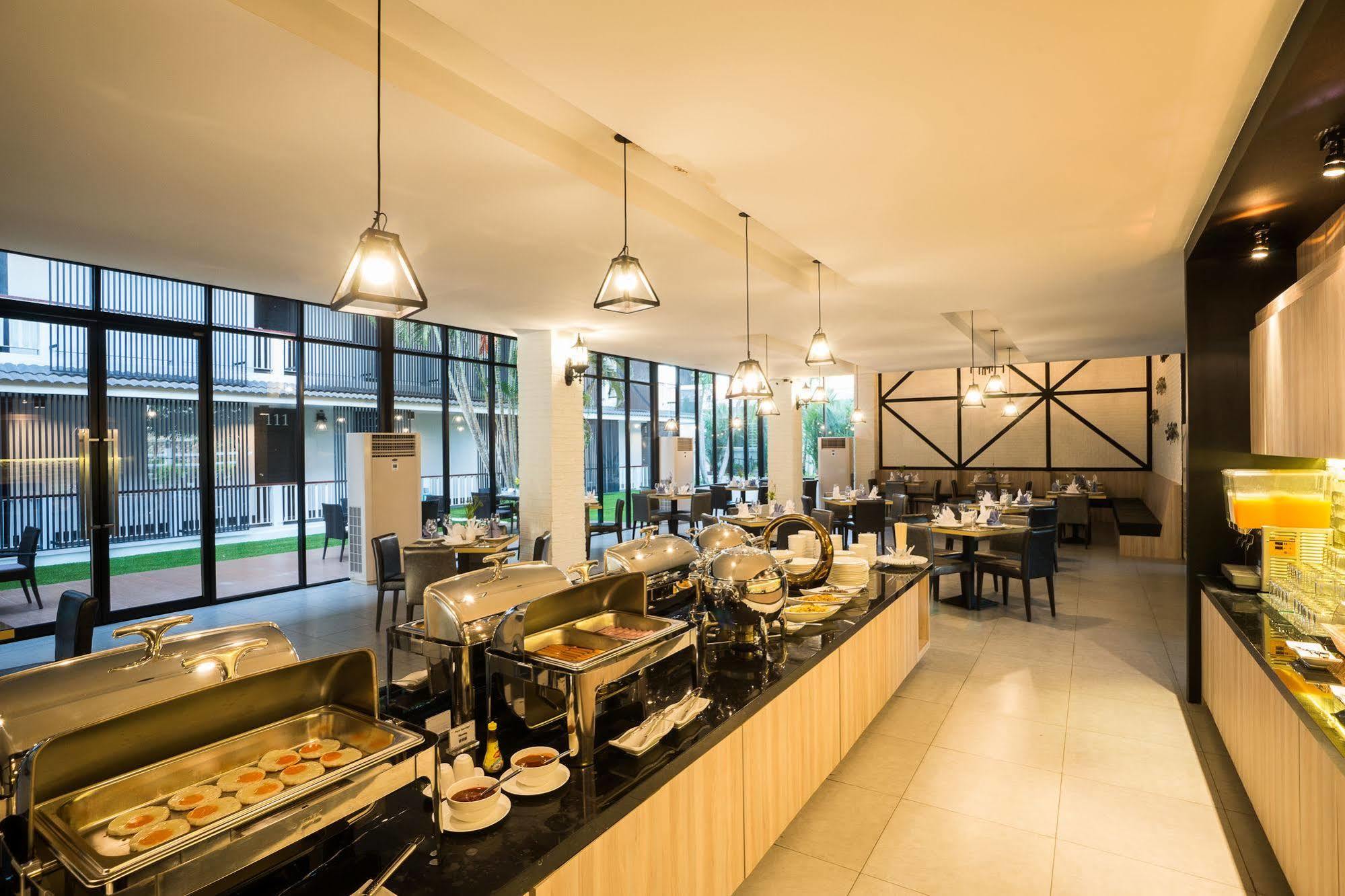 Ivory Villa City Bang Lamung Exterior photo